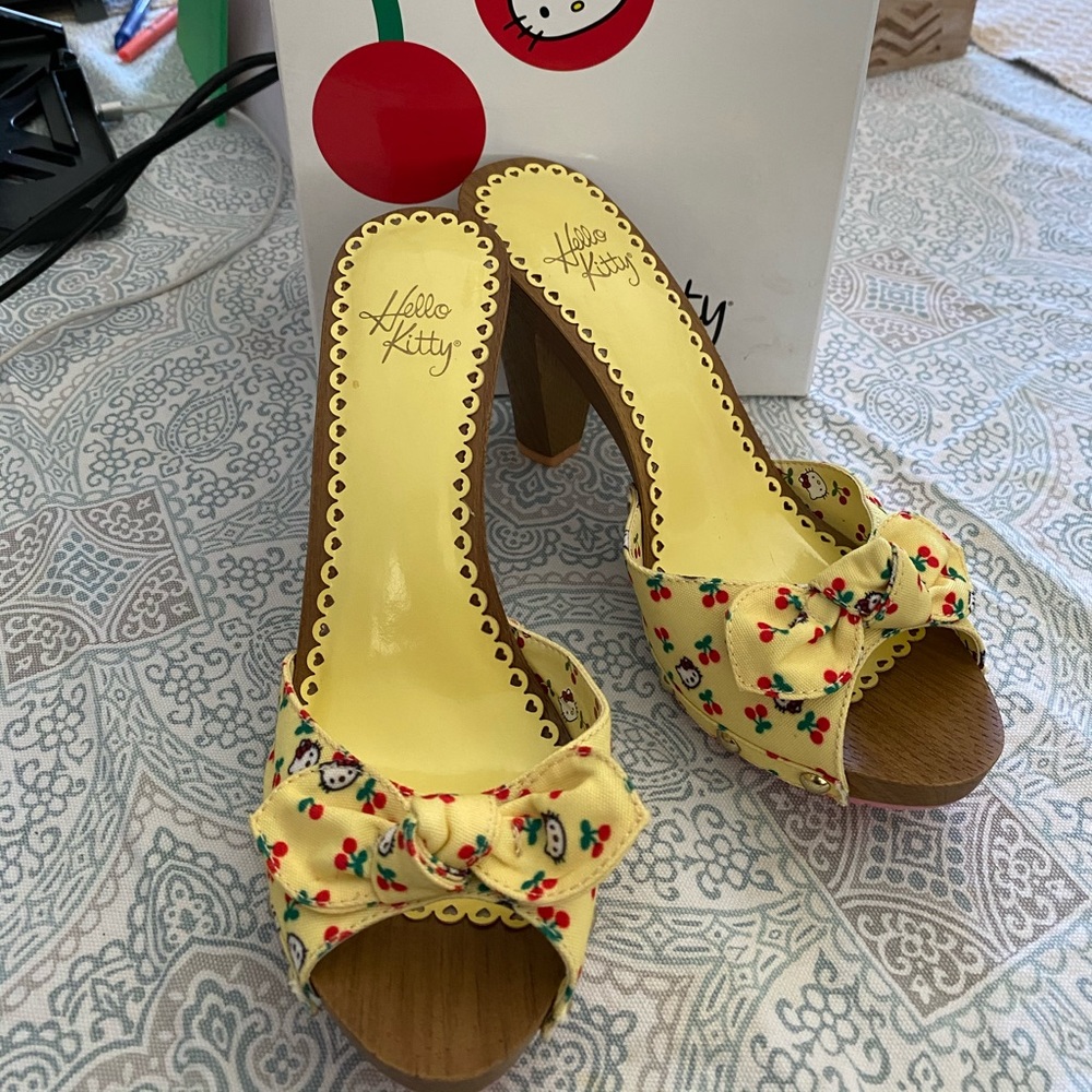 Hello Kitty Heels